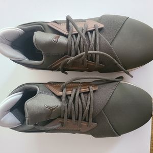 Womens Puma sneakers